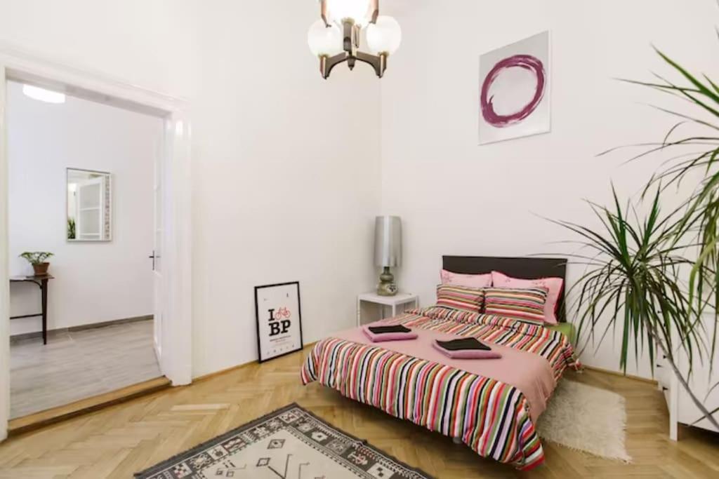 Central Apartment Kiraly Street Budapest Exterior foto
